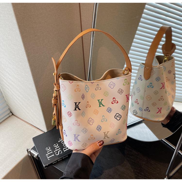 

Popular small bag women s summer new fashion shoulder messenger bag casual bucket bag різнокольоровий