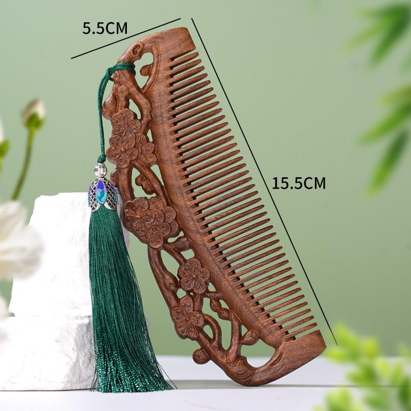 Schwarz-Gold Sandelholz Doppelseitig Geschnitzter Mondkamm, Hochwertige Chinesische Stil Geschenkbox: Auf einer Seite geschnitzt, auf der anderen glattes Haar.