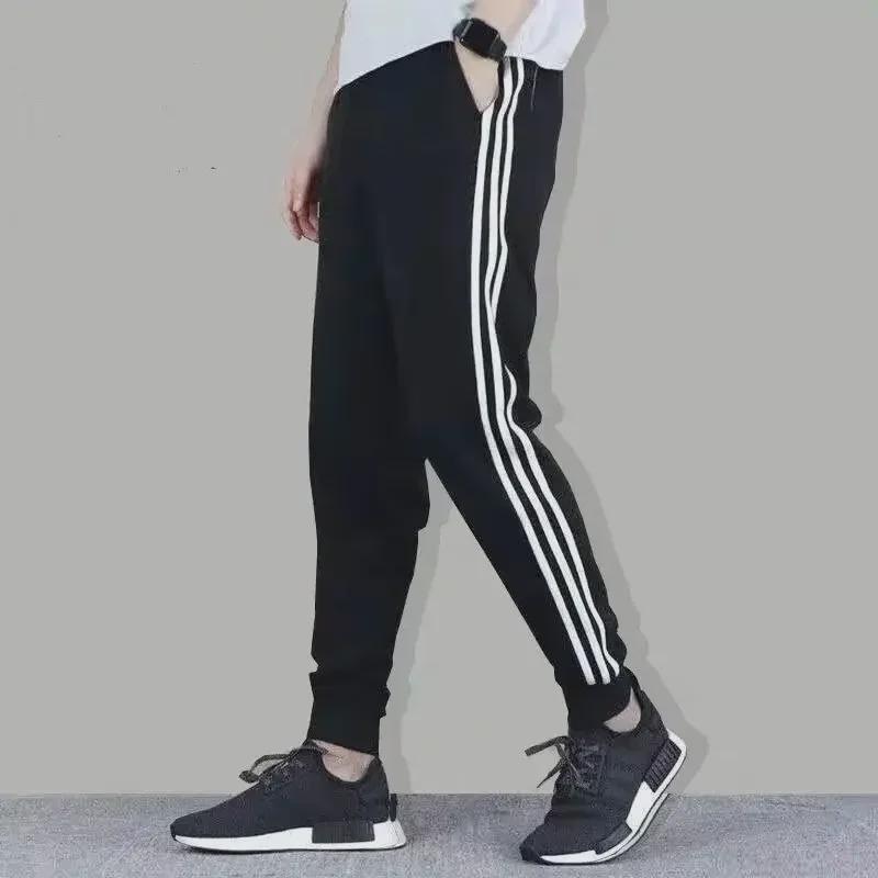 Men's and Women's Slim-Fit Sportswear: Stand-up Collar Running Suits, Versatile Two-Piece Sets for Spring and Autumn, Ideal for Couples.