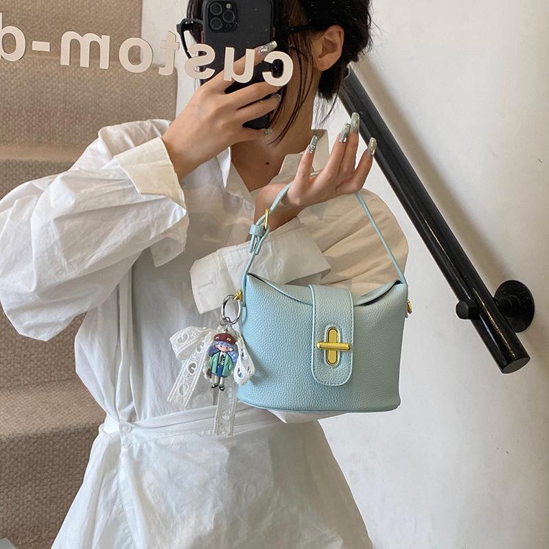 Niche Commuter Handbag Women'S Shoulder Handbag Simple Casual Messenger Underarm Bag