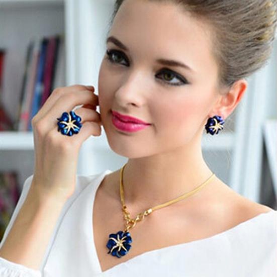 Women's Elegant Flower Starfish Charm Rhinestone Ear Studs Fashion Earrings Gift