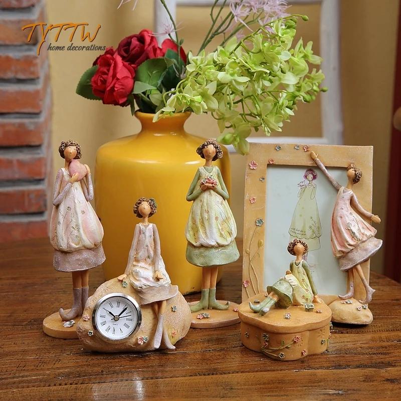Hand-painted Resin Dressing Girl Bedroom Decor On Table Living Room Wedding Gift Country Decoration Craft Ornaments