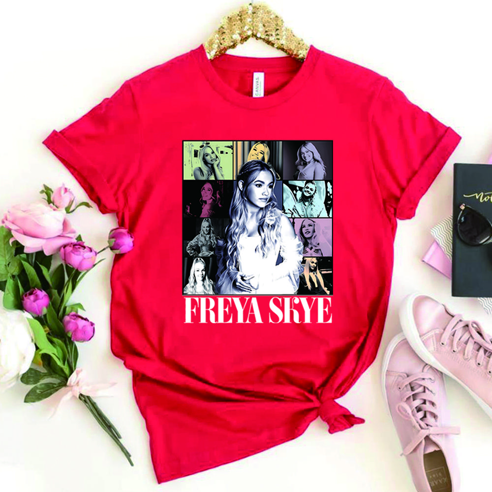 

Vintage Freya Skye Tshirt Descendants Zombies Worlds Collide Tour The Rise of Red Tee Y2k Top Trendy Casual Short Sleeves Tops S