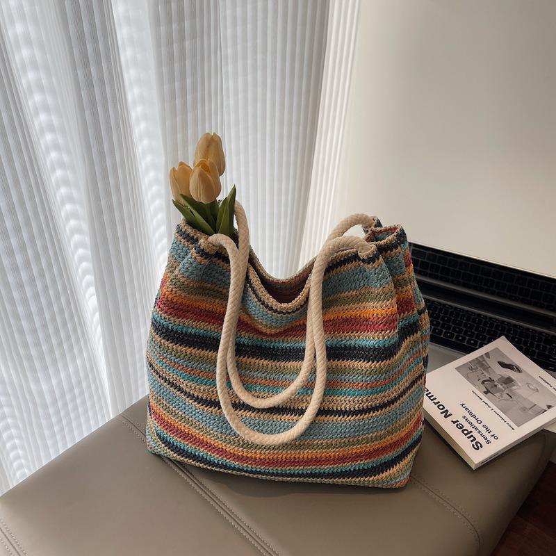 Shoulder bag women's new woven commuter large-capacity tote bag straw beach vacation bag portable messenger bag