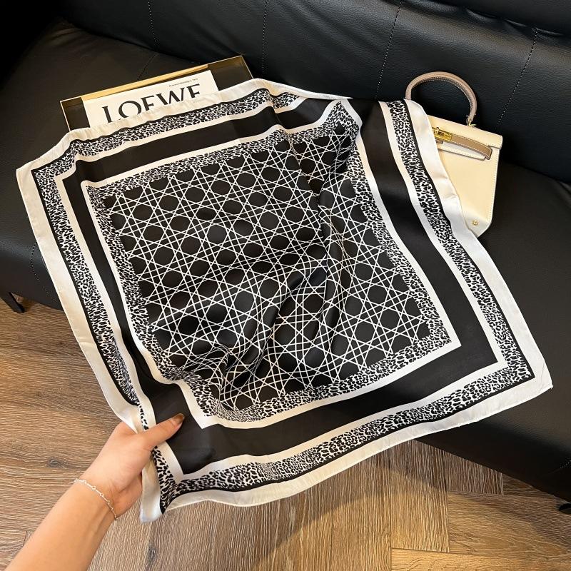 Silk scarf 71 * 71 imitation silk square scarf Korean atmosphere neck silk scarf flower pattern flower polka dot scarf