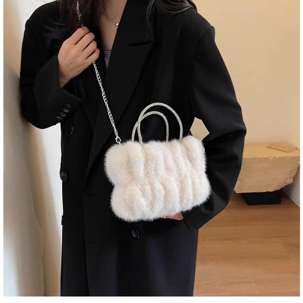 Bag Girl 2023 Winter New Fairy Hairy Bag Folded Cloud Bag Hairy Hand Carry Small Bag Crossbody Bag
