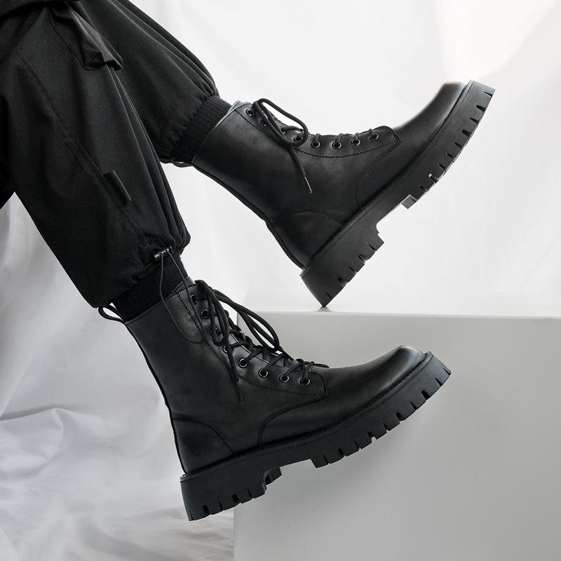 Men's Black British-Style Soft Leather High-Top Martin Boots with Thick Soles for Autumn and Motorcycle Wear.