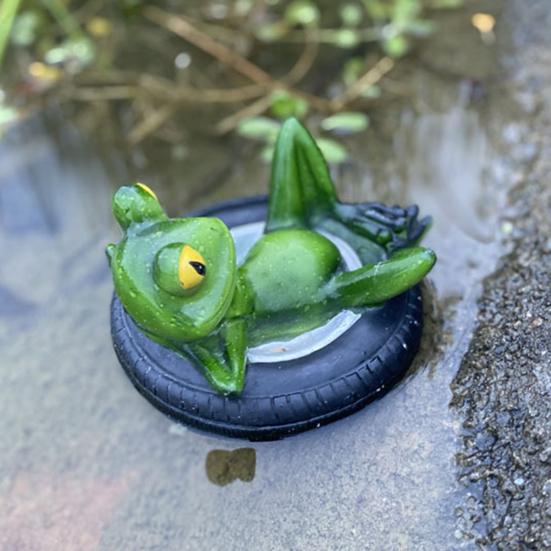 Resin Frog Ornament Floating Water View Sculpture Fish Tank Frog Decoration Garden Pond Pool Ornament Outdoor Decor