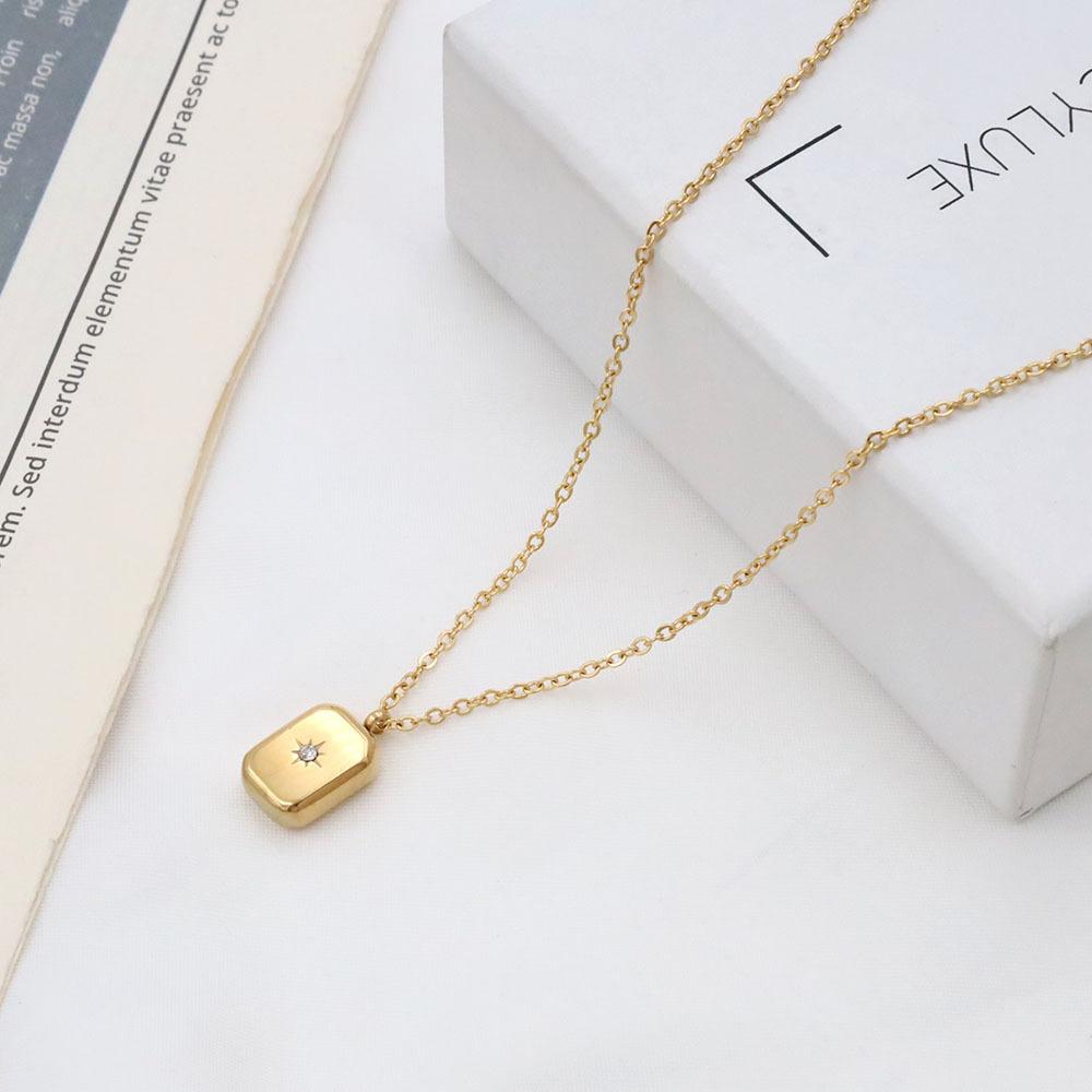 Light Luxury Collarbone Chain Versatile Gold Brick Square Brand With Diamond Star Pendant Necklace Commuter Girls Jewelry