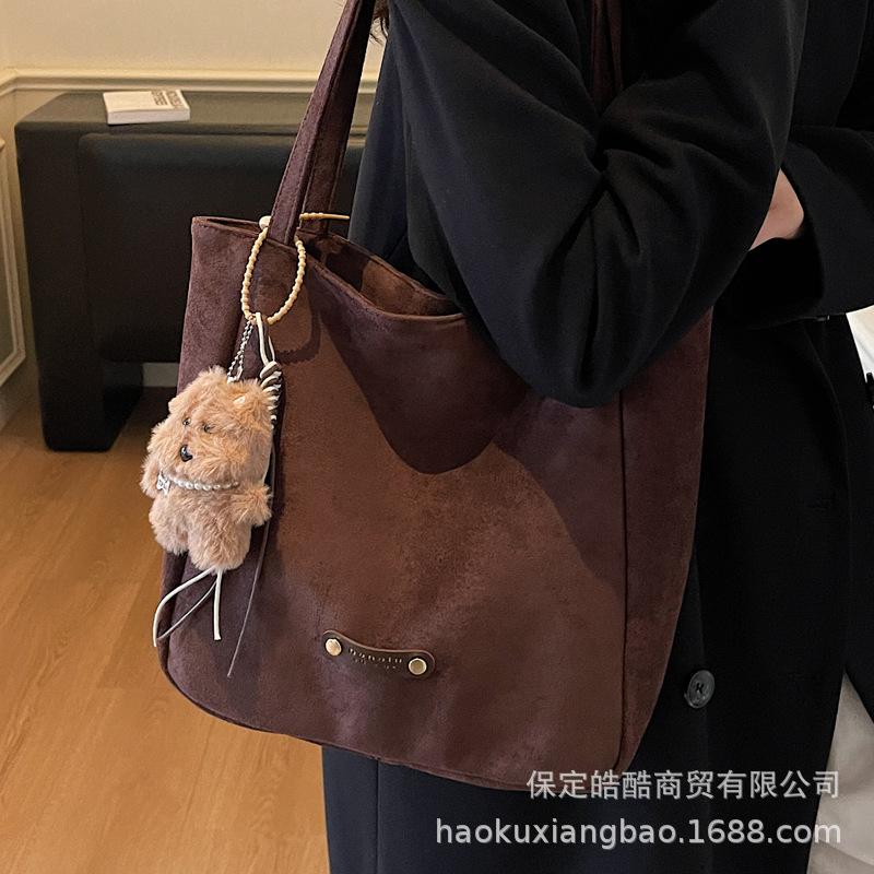 Suede bag women's 2025 new high-end texture retro shoulder bag going out large-capacity commuter tote bag