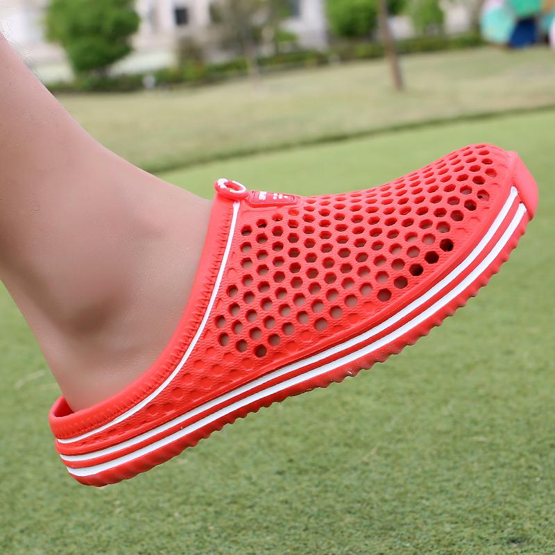 Summer Clogs Slippers  Fashion Men and Women Garden Leisure Shoes Non-slip Slippers Beach Sandals