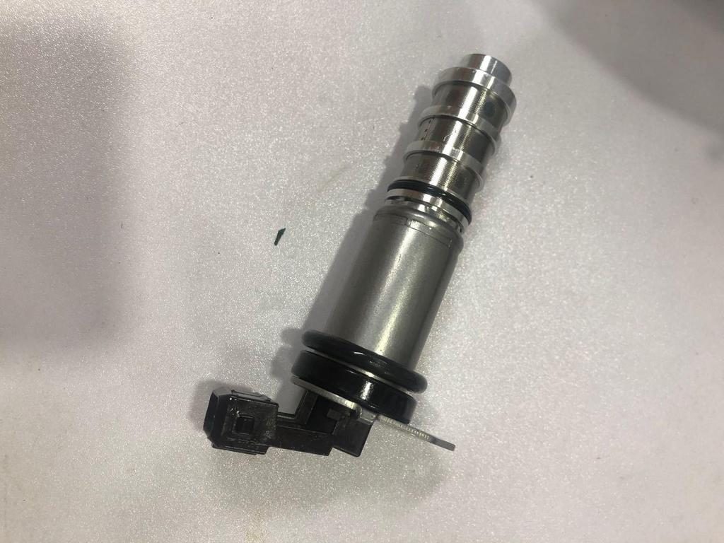 BMW E Series VVT Solenoid Valve (Part Numbers: 11367561264, 11367584115)