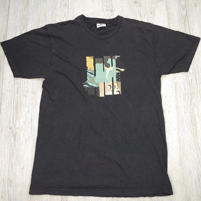 Undefeated Men's Camo Graphic T-Shirt Streetwear Crew Neck Size L Black