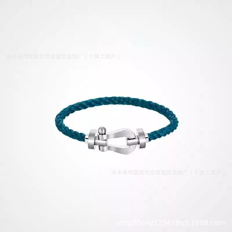 Pulsera de Oro V Full Diamond Cuerda Roja de Herradura de 8 Caracteres Cuerda de Mano de Alambre de Acero