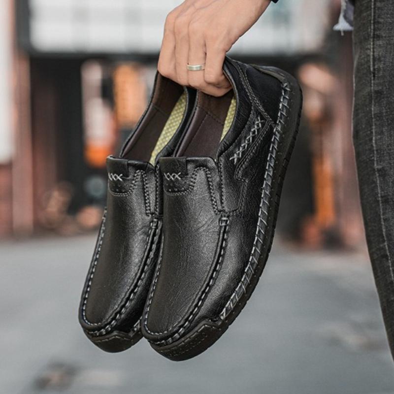 Fashion New Handmade Leather Men Shoes Casual Comfortable Men Loafers Slip On Leather Shoes Men Flats Hot Sale Outdoor Walking Shoes