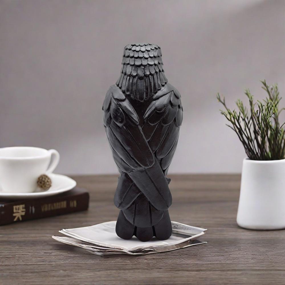 Realistic Hawk Desk Ornament Resin Crafts Falcon Statue Durable Animal Sculpture  for Friends Gift