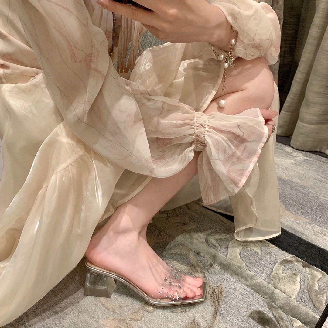 

Su Yinyin 2025 new simple crystal thick heel square head transparent word with slippers women s summer 40