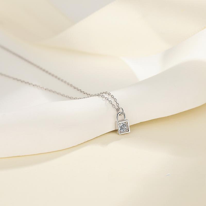 Gentle Mosang Stone Lock Necklace for Women's Simple and Fashionable Personality Necklace with Collar Chain