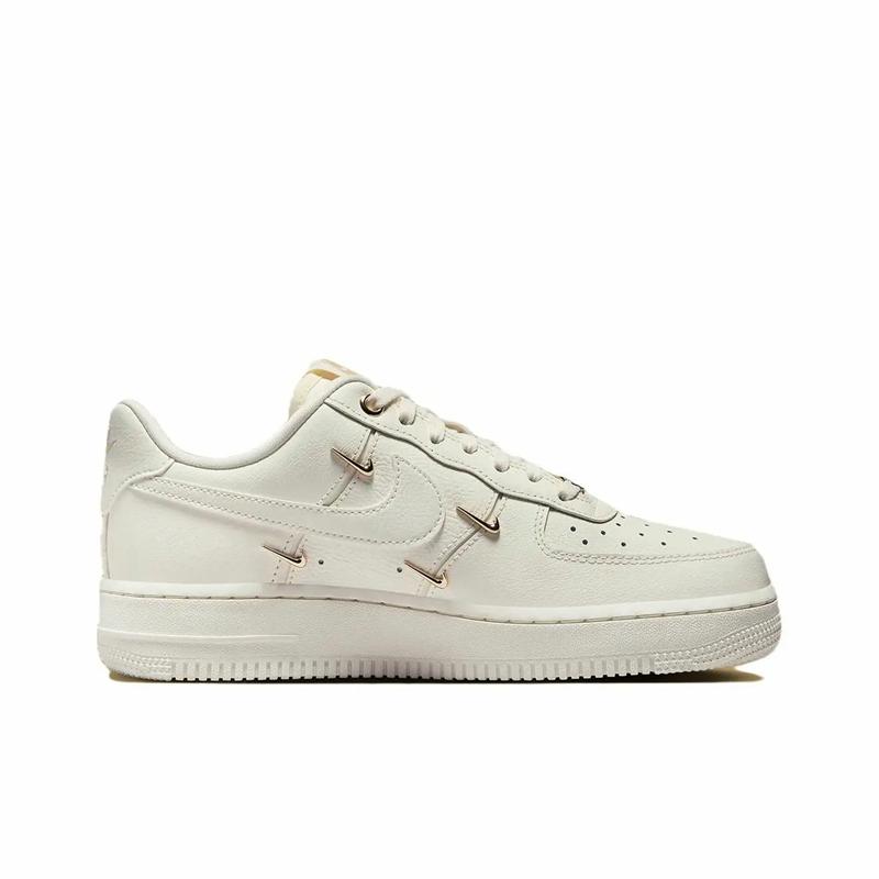 Nike Air Force 1 07 LX Mini Swoosh - Metalik Altın Bayan Spor Ayakkabı Beyaz Yelken FV3654-111