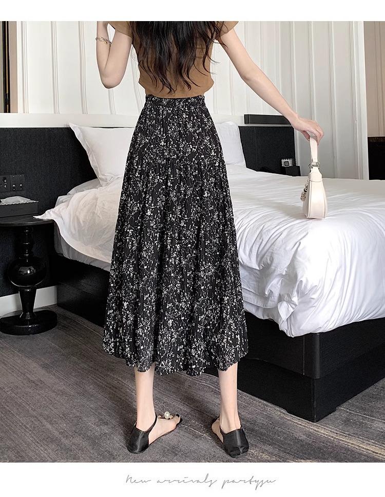2026 Spring/Summer Floral High-Waisted A-Line Maxi Skirt for Women - Retro, Slimming, Hip-Covering Design