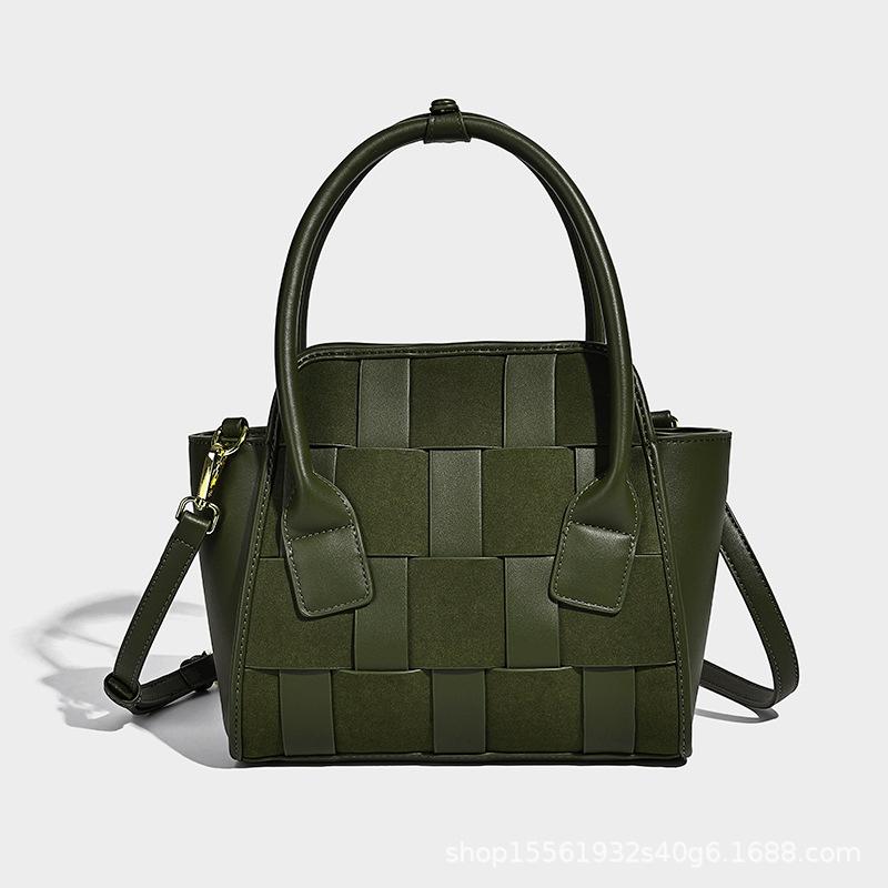 Women's Niche Design Wing Bag, New Women's Woven Hand-held Crossbody Bag, Personalized Commuting Fashion Shoulder Bag