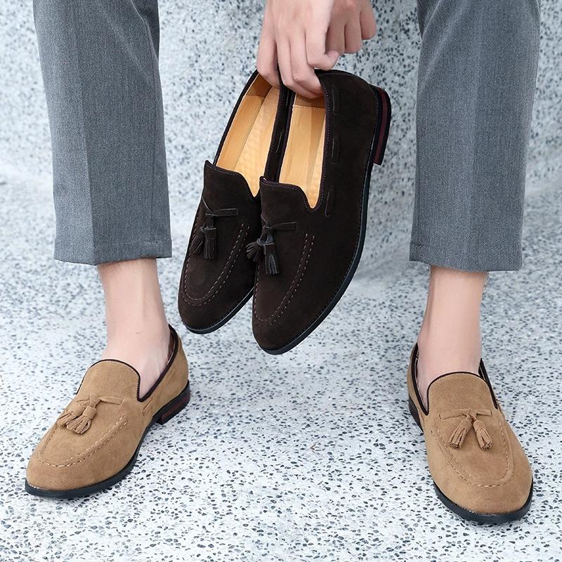 Mens Tassels Loafers Comfortable Suede Shoes Men Leather Low-heel Wedding Moccasins British Style Non-Slip Retro Driving Shoes