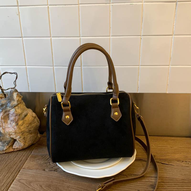 High-end niche bag women's leisure Boston bag 2025 new trendy autumn and winter versatile single shoulder crossbody pillow bag