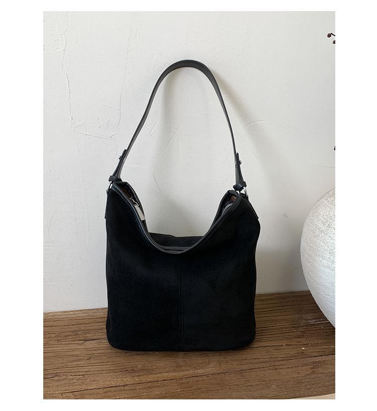 

Винтажная сумка-багет большой вместимости, женская, 2025, новая, модная, с высокой текстурой, на плечо, корейская версия, сумка-тоут