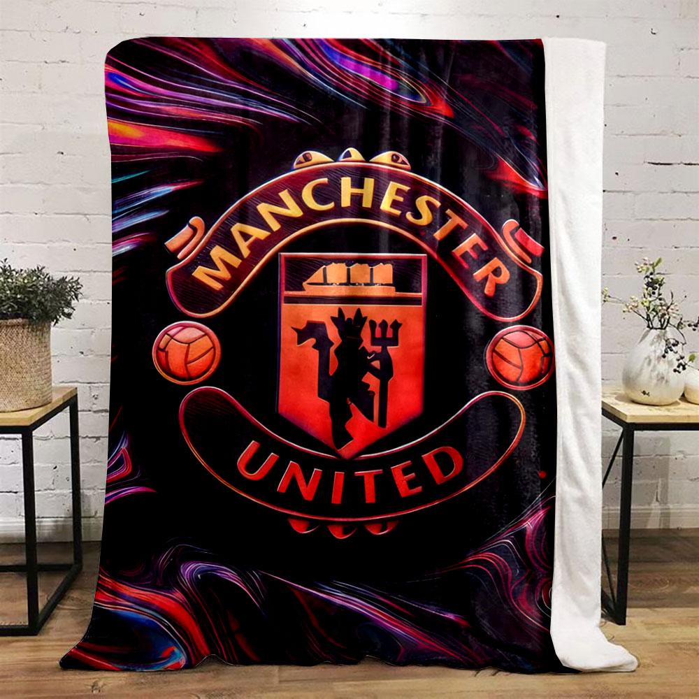 Mönstret har en Manchester United-logotyp med virvlande livfulla färger. för alla säsonger filt lunchpaus pläd present