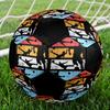 Pallone da Calcio Tema Calcio Taglia 5, Adatto Sia per Partite Indoor che Outdoor, un Regalo Adatto a Tutti.