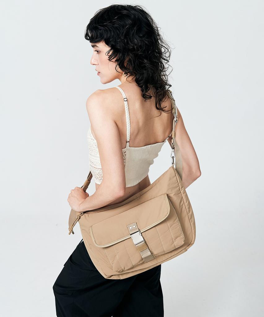 Vlot Cinch Strap Hobo Bag [Beige]