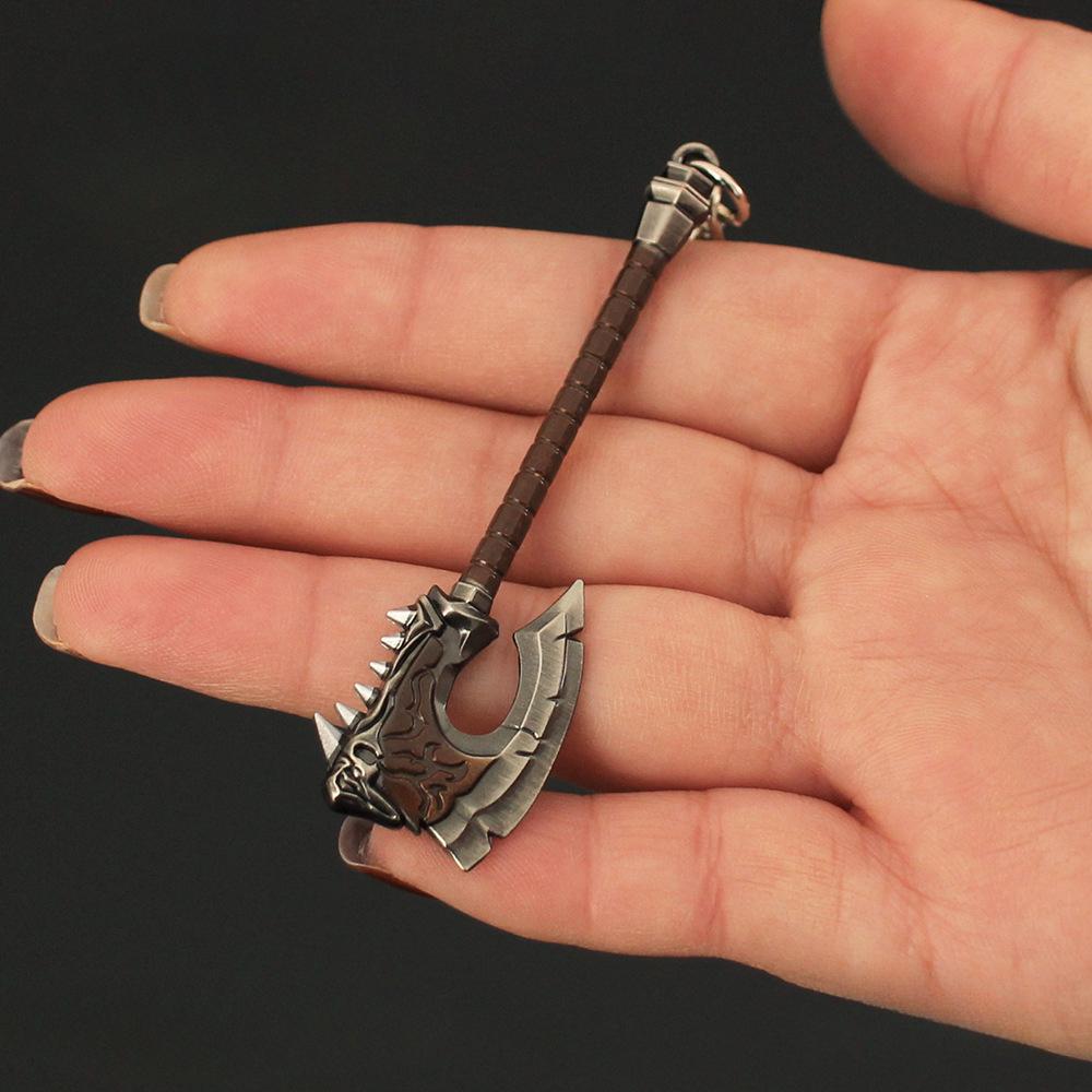 7cm/2.76in Keychains Game Peripherals Pendant Lich King Blood Roar Battle Axe Weapon Props Metal Weapon Ornaments Toys Decor