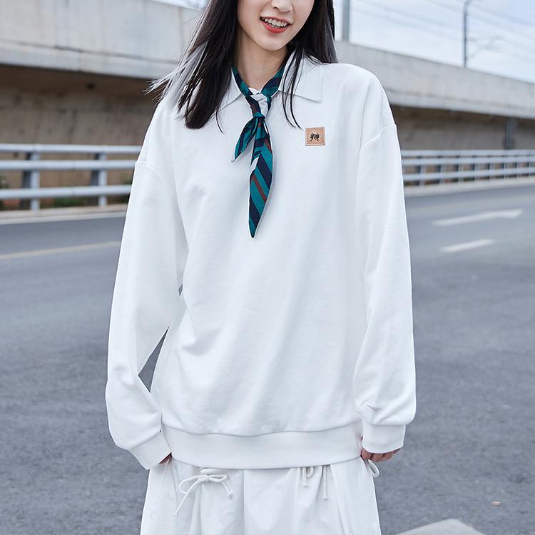 Li Ning CF Flow Series Cow Turns The Universe Printed Crew Neck Pullover Sweatshirt Men Sweatshirt Off-White AWDR290-2