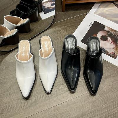 Sandales européennes et américaines pointues à talon moyen compensé à tête de sac chaussures Muller à moitié traînantes pour femmes nouvelles chaussures de banquet 2024