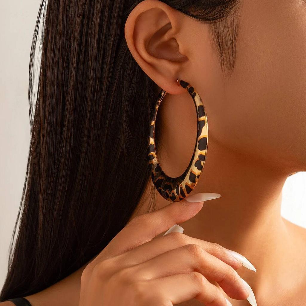 Lacteo Vintage Hipérbole Estampado de Leopardo Aro Grande Redondo Pendiente Mujer Tendencia Hueco Geométrico Pendientes Piercing Encanto Joyería
