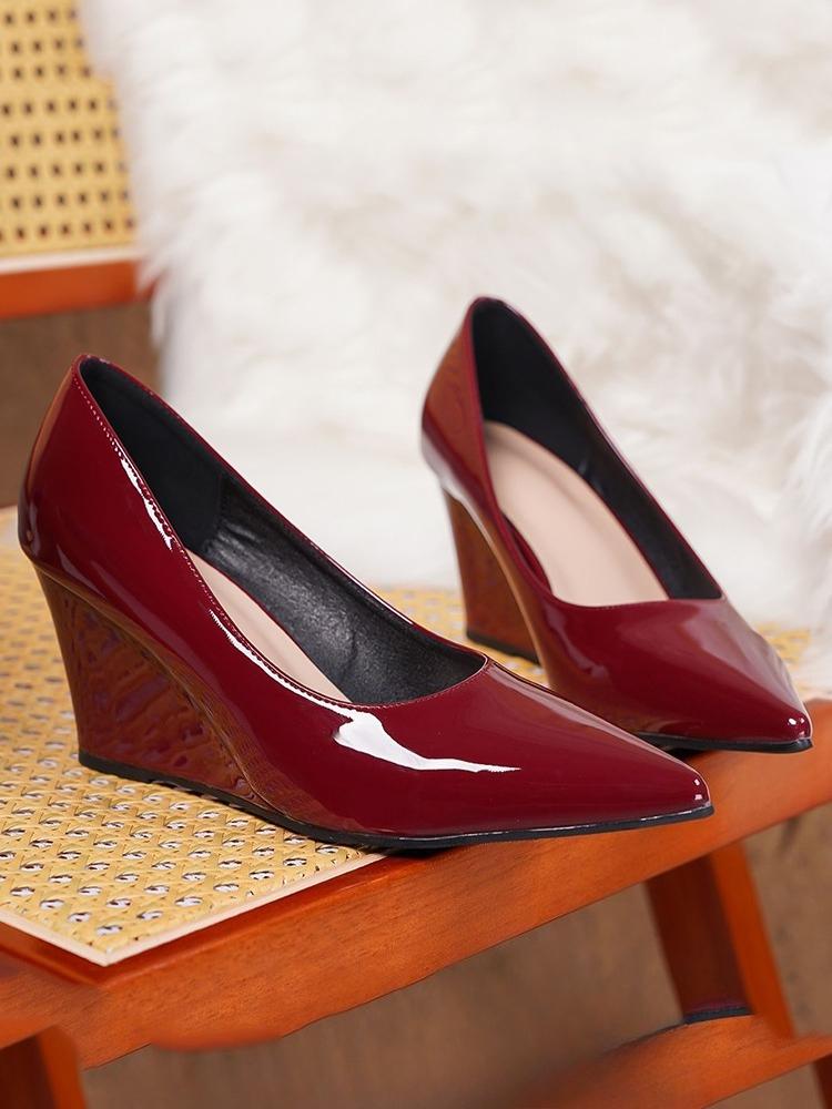 Eleganckie Damskie Buty na Obcasie 7cm Modne Proste Bankietowe Obcas Klinowy Błyszcząca Skóra Lakierowana Płytkie Szpiczaste Czubki Czerwone Szpilki Ślubne