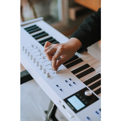 Arturia KeyLab Essential 88 Mk3 ? 88-Key USB MIDI Controller Keyboard with Analog Lab V Software, White