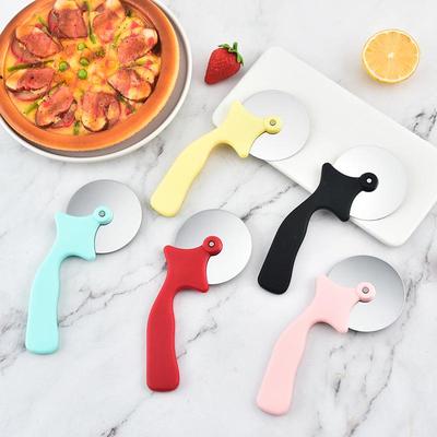 Tagliapizza piccolo con manico in plastica e rotella in acciaio inox