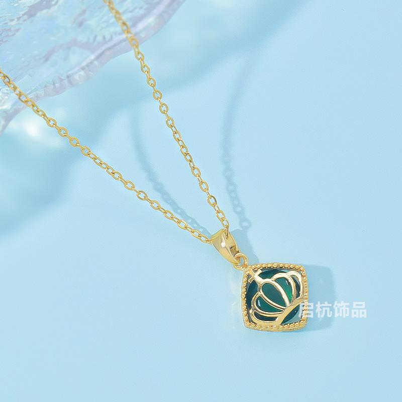 Xiulu Small Crown Necklace Female Simple Trend Personality Versatile Zircon Pendant Star Same Style