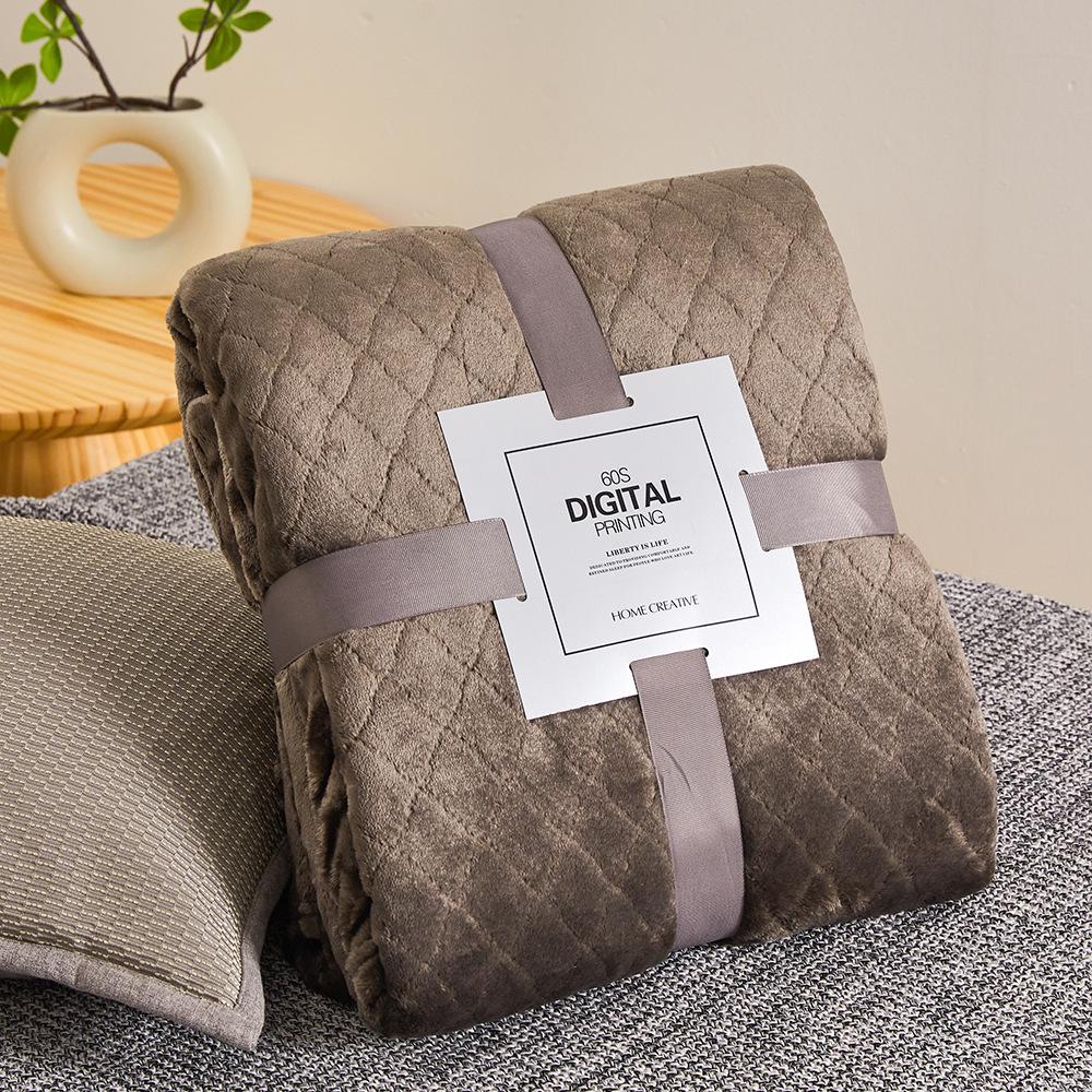 Thickened Diamond-Patterned Luxury Coral Fleece Flannel Blanket—Perfect for Air Conditioning