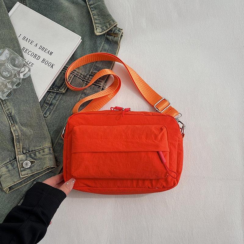 

Casual texture niche design small square bag 2025 spring new fashionable foreign style women s simple shoulder crossbody bag