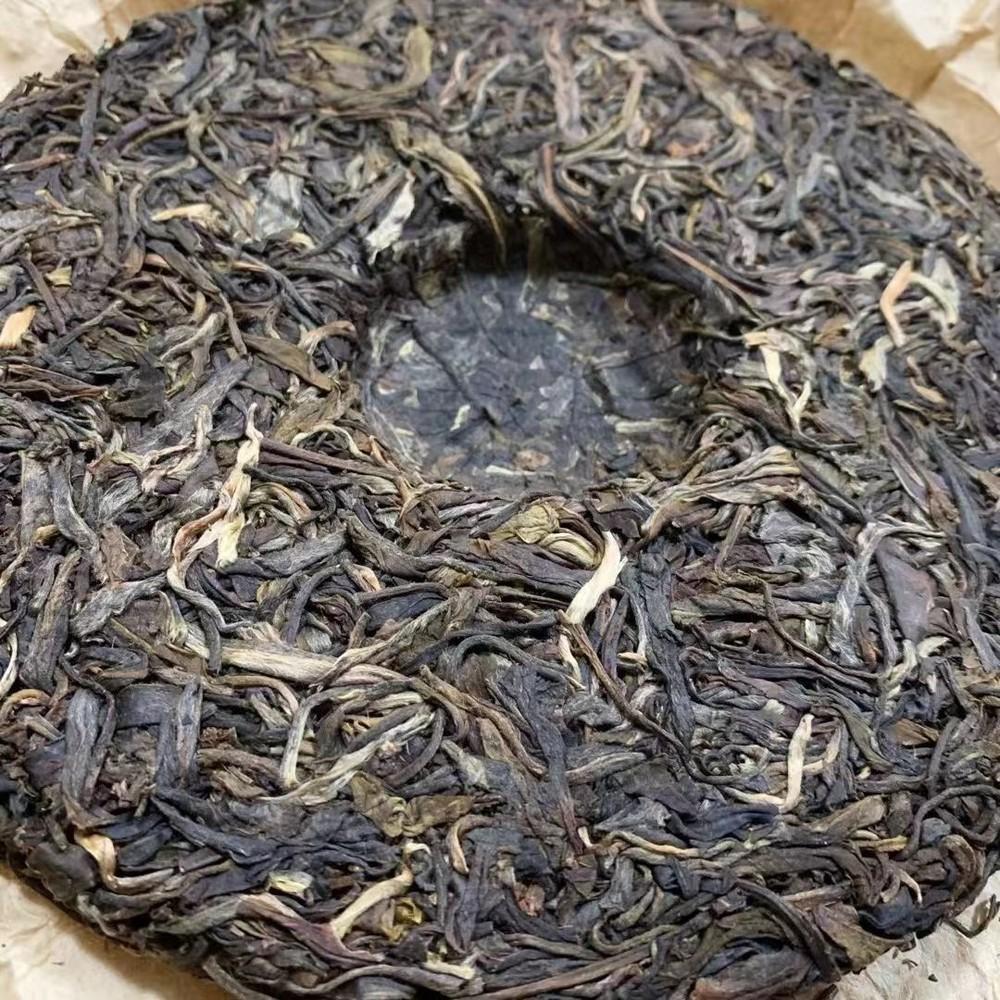 Puer Raw Tea 357g Yiwu Wild Herbal Energy Cake for Adults