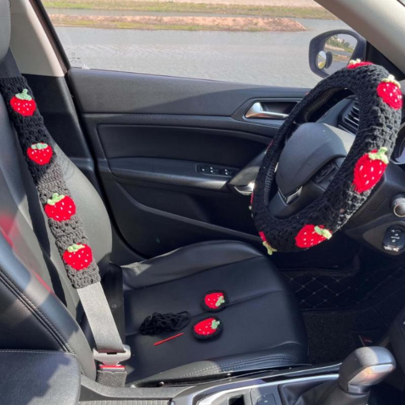 Car Steering Wheel Cover Warm  Anti Slip Grip Seat Belt Safe Hand Crocheted Flower Design for Stylish Car Decor Winter Simple