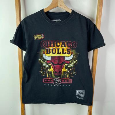 Chicago Red Bulls 6X Meister Shirt Herren Klein Schwarz Grafikdruck Kurzarm