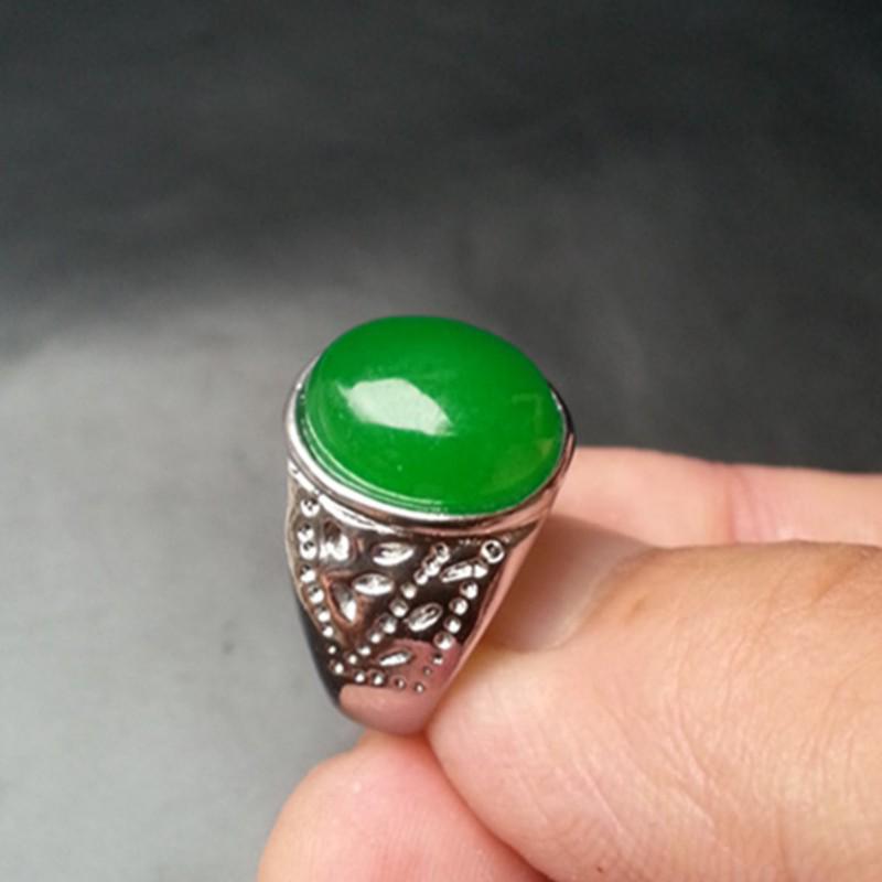 A-Grade Green Quartzite Jade Ring - Emerald Green Spinach Hue Size 17-18