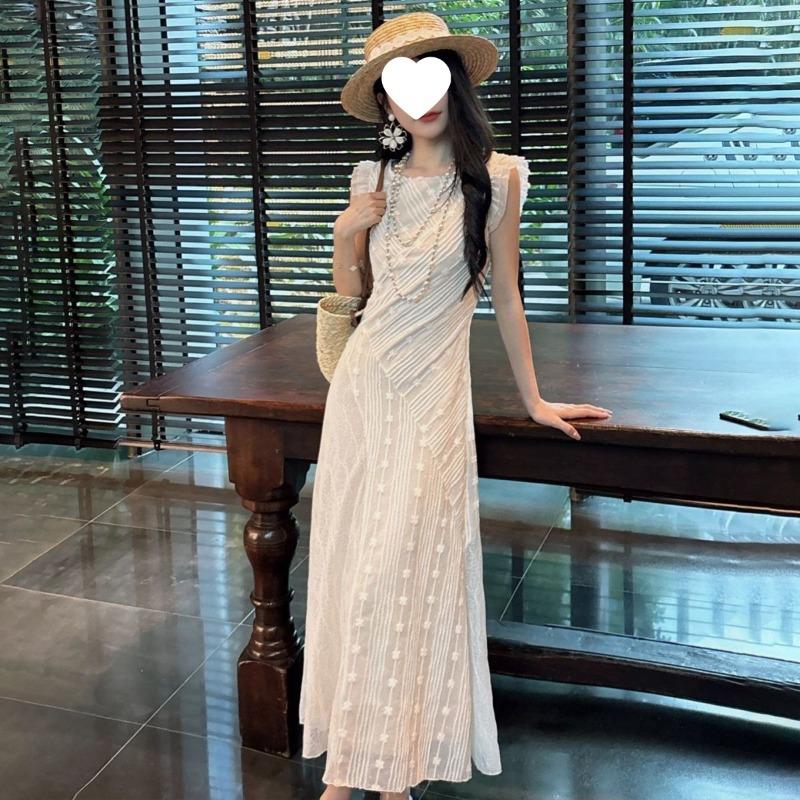 

French temperament dress, the new style is popular this year, and the summer small flying sleeves are beautiful pinched waist skirt. S 47.5kg inner