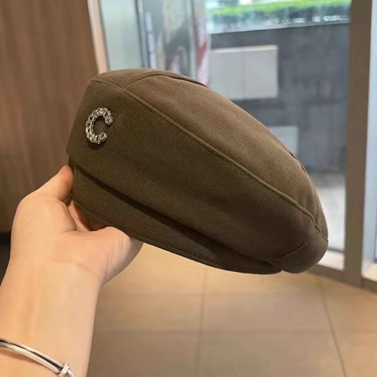 

Женские наушники Шапка из вязаной шерсти на кулиске с завитками One Size кофейный