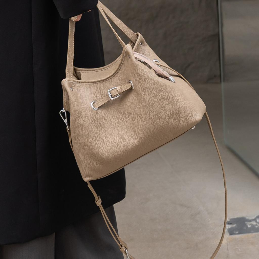 Cowhide Women's Bag Single Shoulder Oblique Span Women's, Niche Fashion Practical Shell Shopping Bag Oblique Span Bag