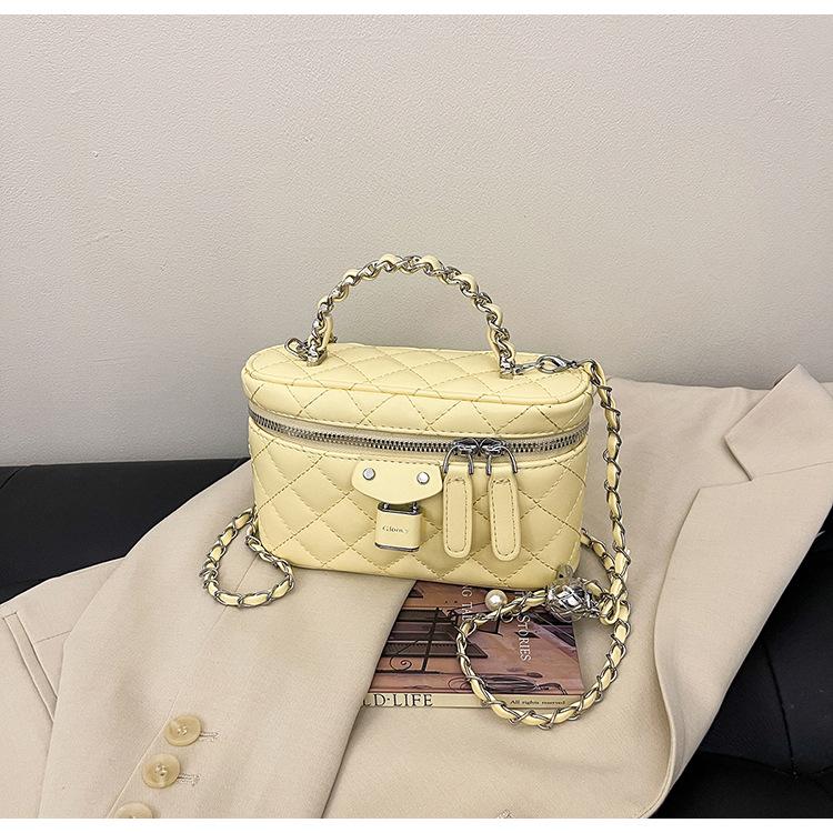 

Популярная в этом году женская сумка с бриллиантами, модная трендовая летняя сумка-коробка на цепочке в милом стиле, повседневная сумка-мессенджер 2025