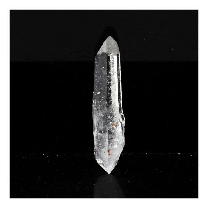 Pierres et Minéraux. Quartz biterminé. 7.65 ct. Puits Brides, La Gardette Mine, Bourg d'Oisans, France.